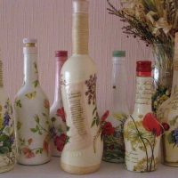 the idea of ​​brightly decorating glass bottles with paint photos