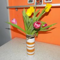 idea of ​​original decoration of a desktop vase photo
