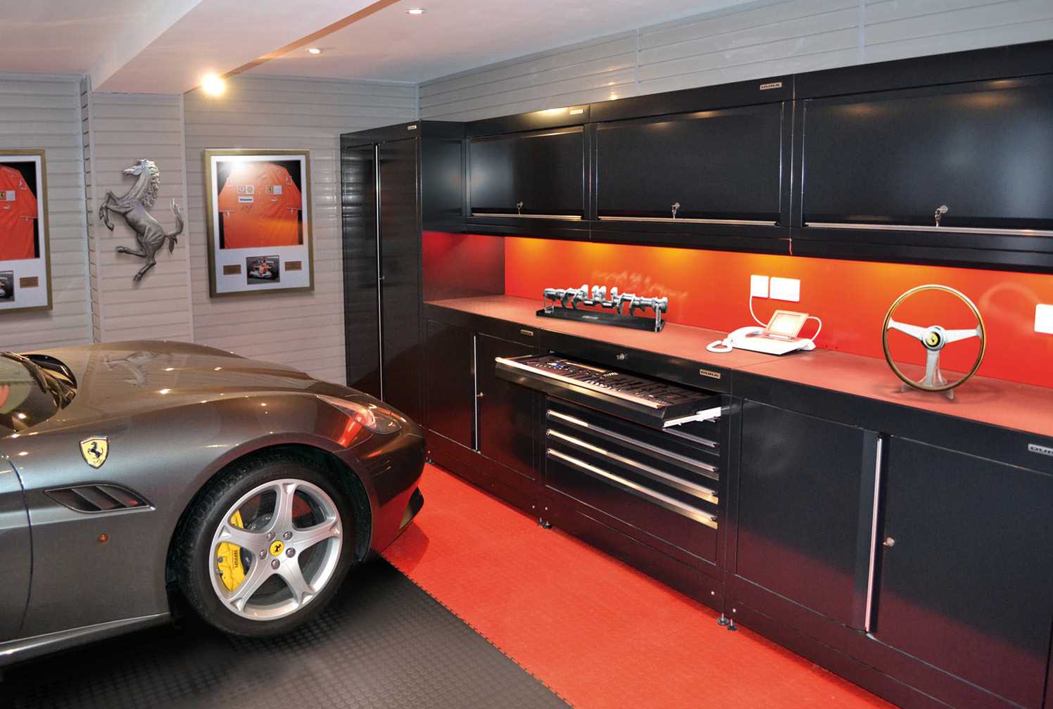 the idea of ​​the original style of the garage