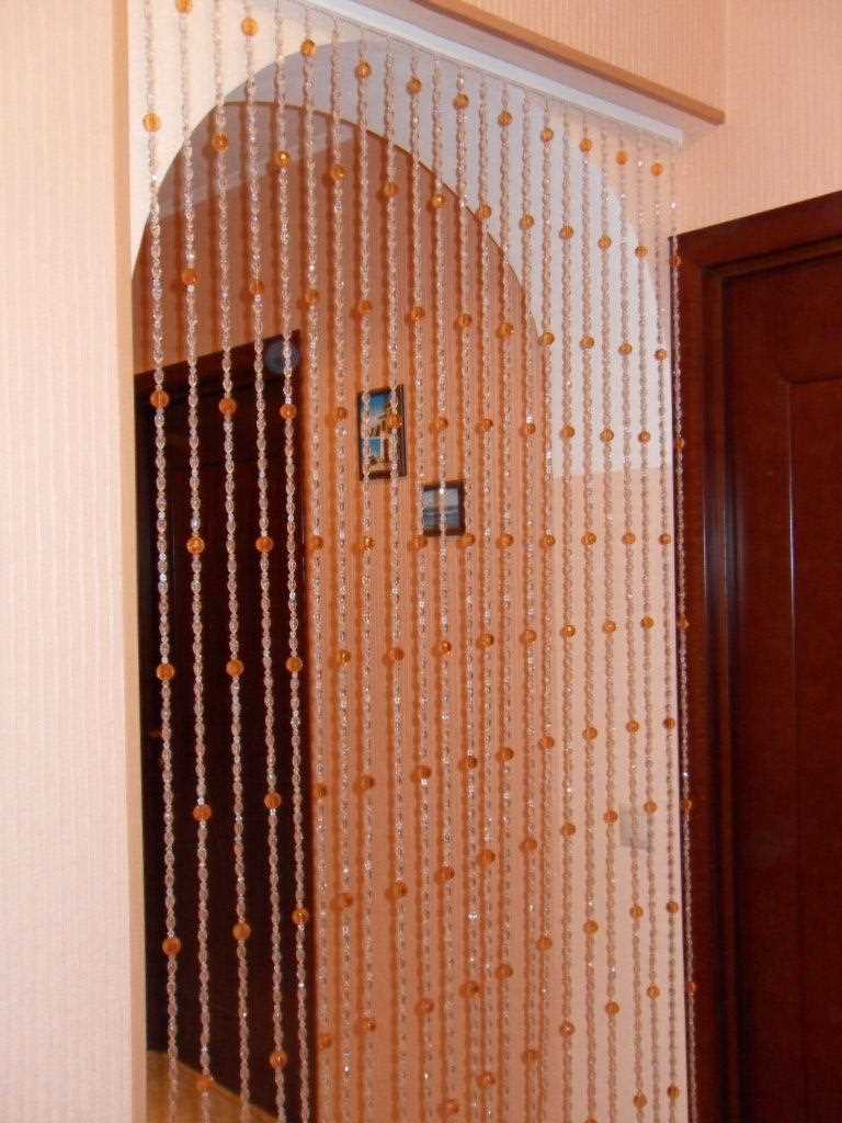 the idea of ​​beautiful decorative curtains in the style of the room