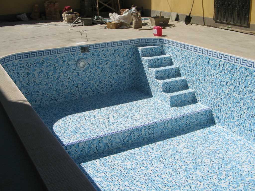 version of the modern design of a small pool