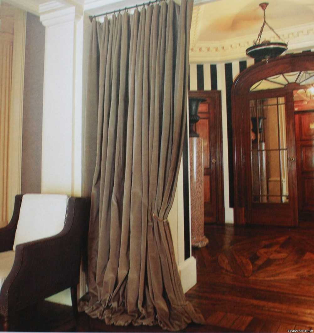variant of bright decorative curtains in the design of the room