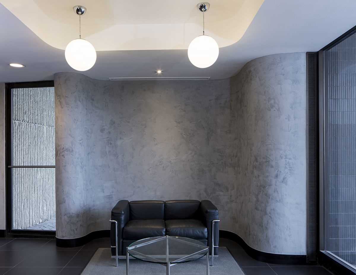 variant of beautiful decorative plaster in the style of an apartment for concrete