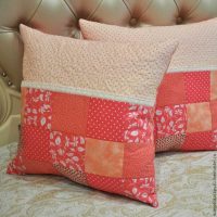 the idea of ​​original decorative pillows in the design of the living room photo