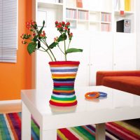 variante d'un beau vase de sol avec une photo de fleurs décoratives