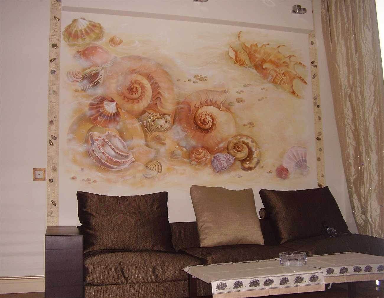 ideja par oriģinālo dzīvokļa dekoru ar dekoratīvu rakstu uz sienas