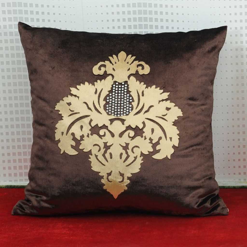 option of unusual decorative pillows in the style of the living room
