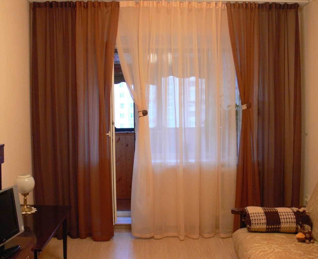 the idea of ​​original decorative curtains in the design of the apartment