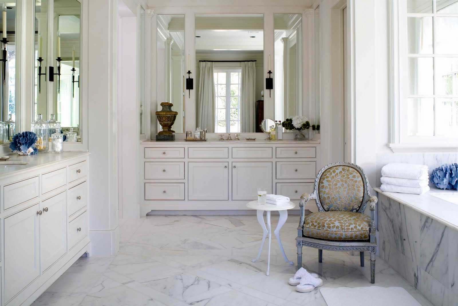 version of the unusual interior of the bathroom in a classic style