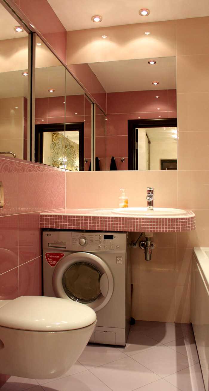 the idea of ​​a bright bathroom design 2.5 sq.m