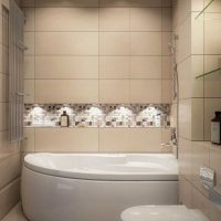 variante di un interno luminoso del bagno con una foto della vasca da bagno d'angolo
