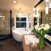 idée d'un intérieur de salle de bain moderne avec image de fenêtre