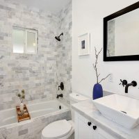 variant of the unusual interior of the bathroom 5 sq.m picture