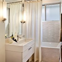 variante du design lumineux de la salle de bain en couleur beige