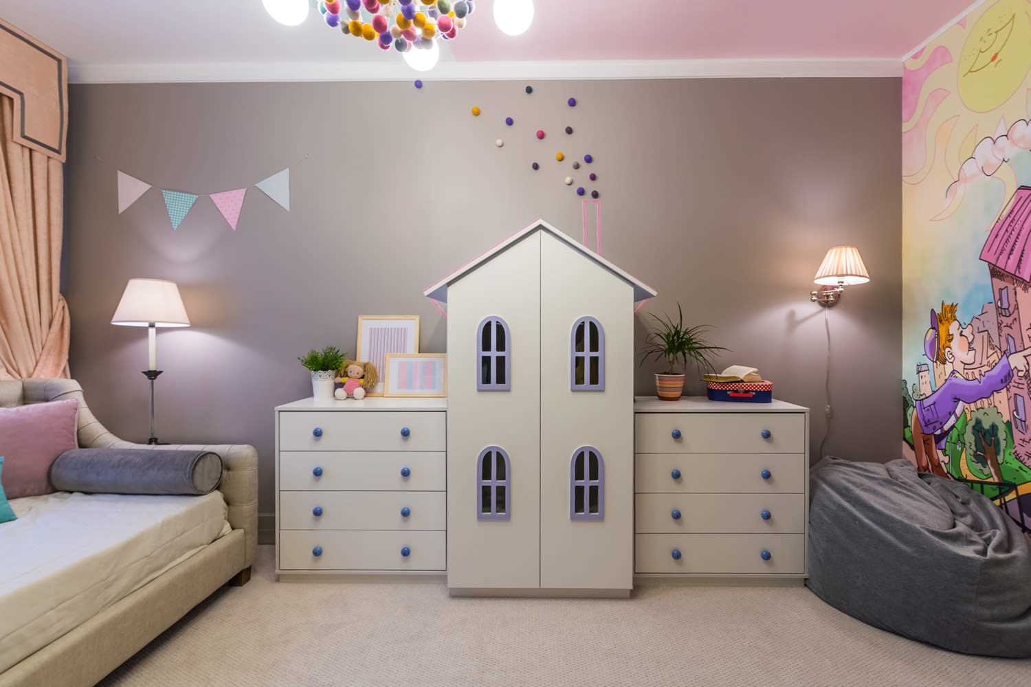 variant of a bright interior for a child’s room for a girl