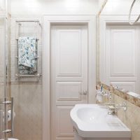 variant of the bright style of the bathroom 4 sq.m picture