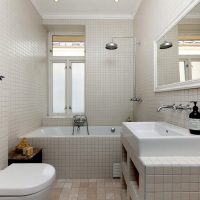 An example of a bright bathroom design in Khrushchev