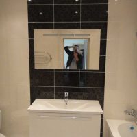 L'idea di un interno luminoso della foto del bagno 2017