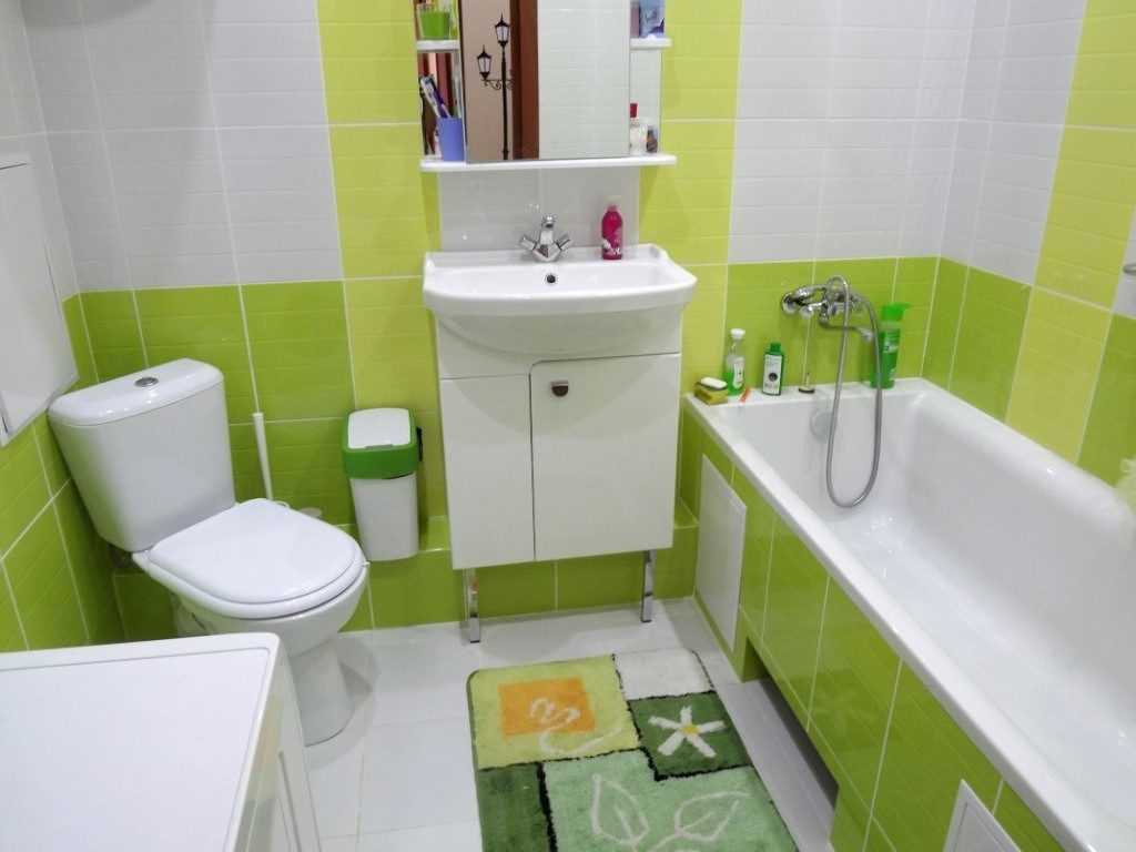 option of beautiful design of a bathroom of 4 sq.m