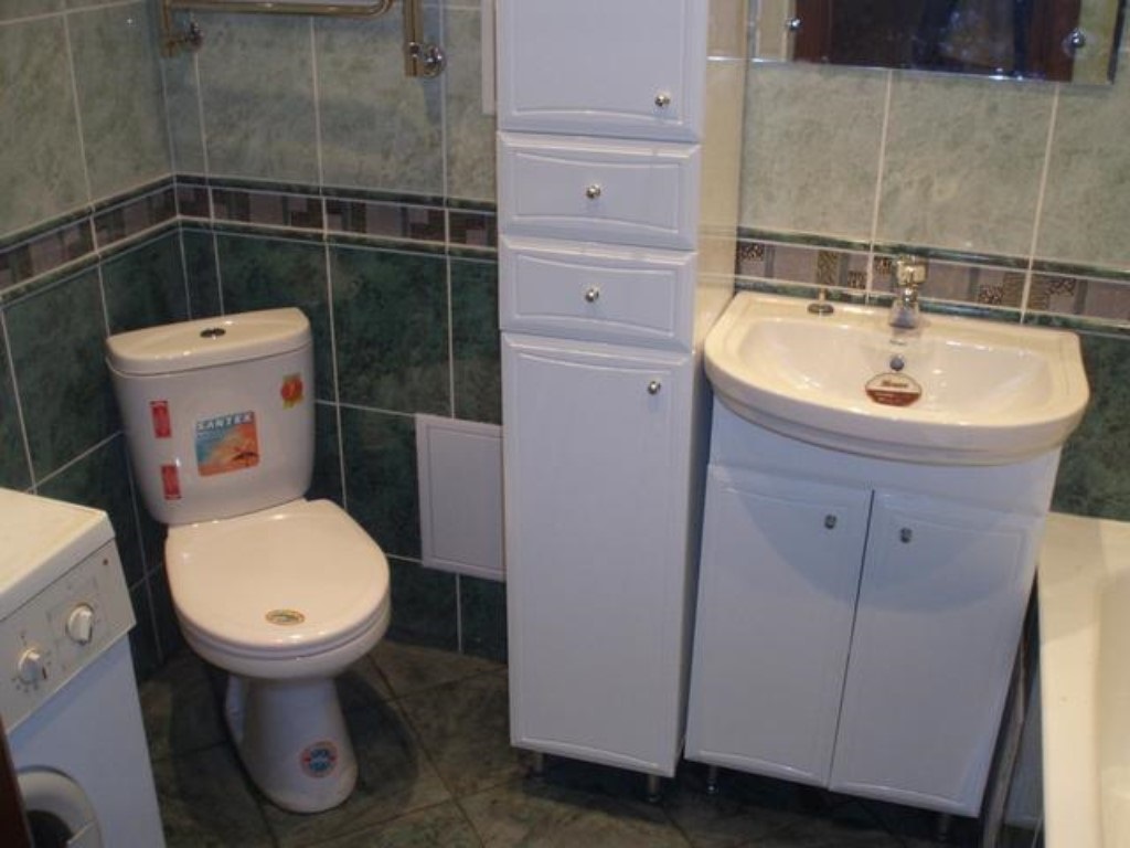 Un exemple d'un beau style de salle de bain à Khrouchtchev