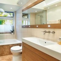 idea of ​​a bright bathroom interior with photo window