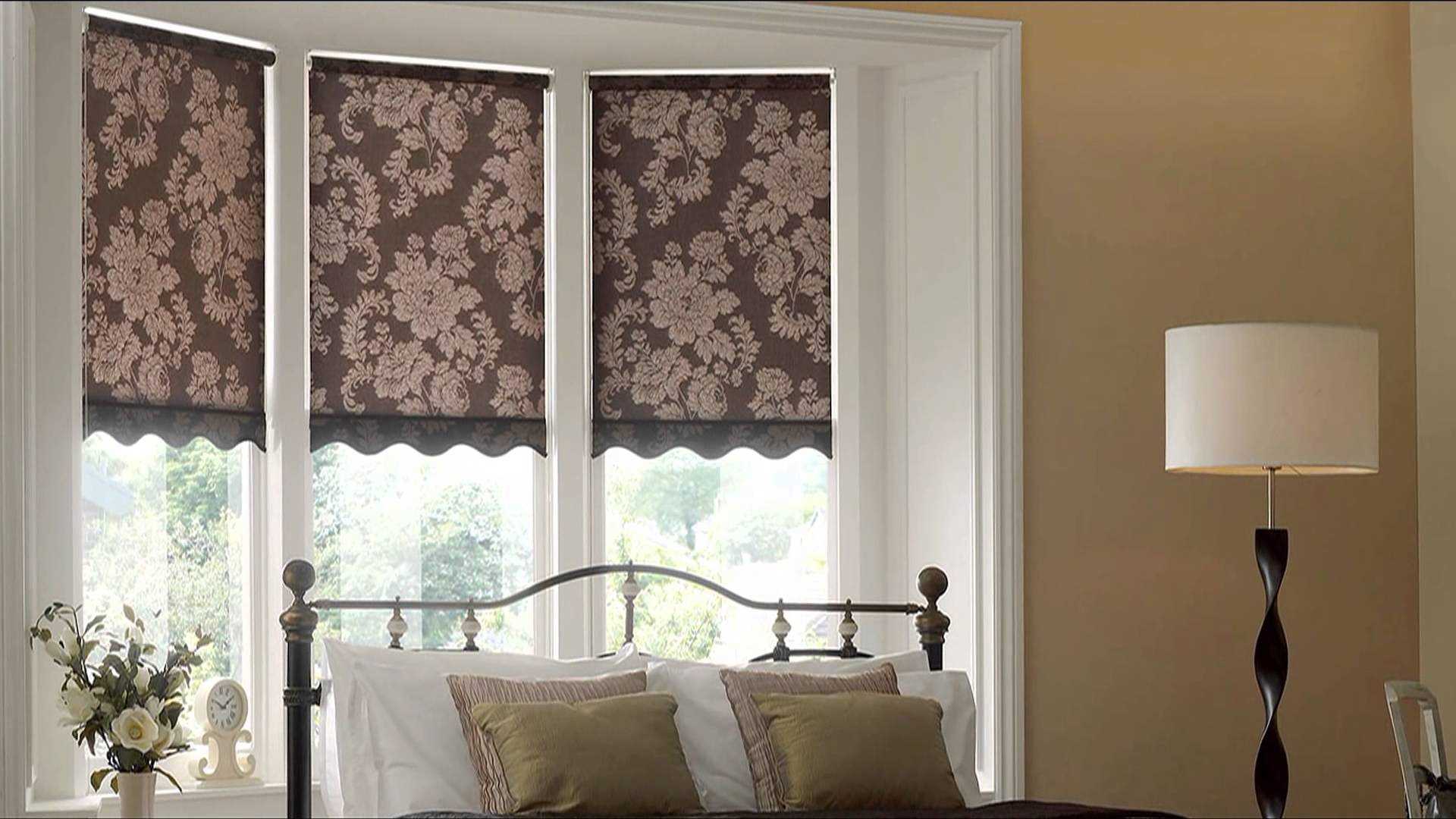 An example of using modern curtains in a beautiful room interior