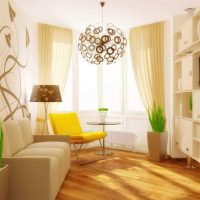 variante d'application de couleur beige inhabituelle dans le style de l'appartement