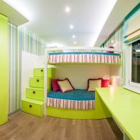 idée de design lumineux d'une chambre d'enfants pour deux enfants photo