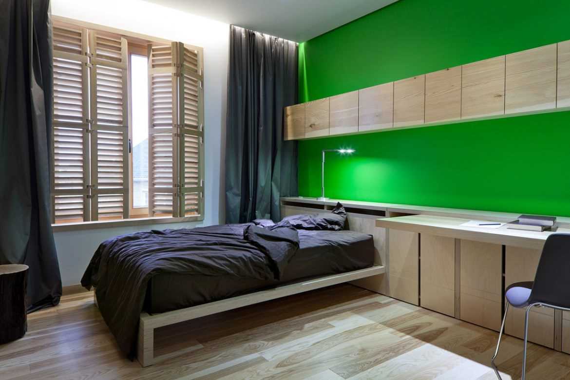 green application in light apartment design