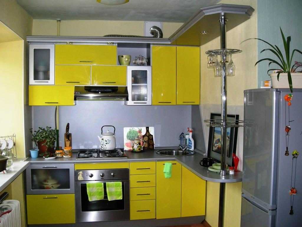 variant of the unusual interior of the kitchen 8 sq.m