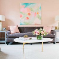 An example of using pink in a bright room interior photo