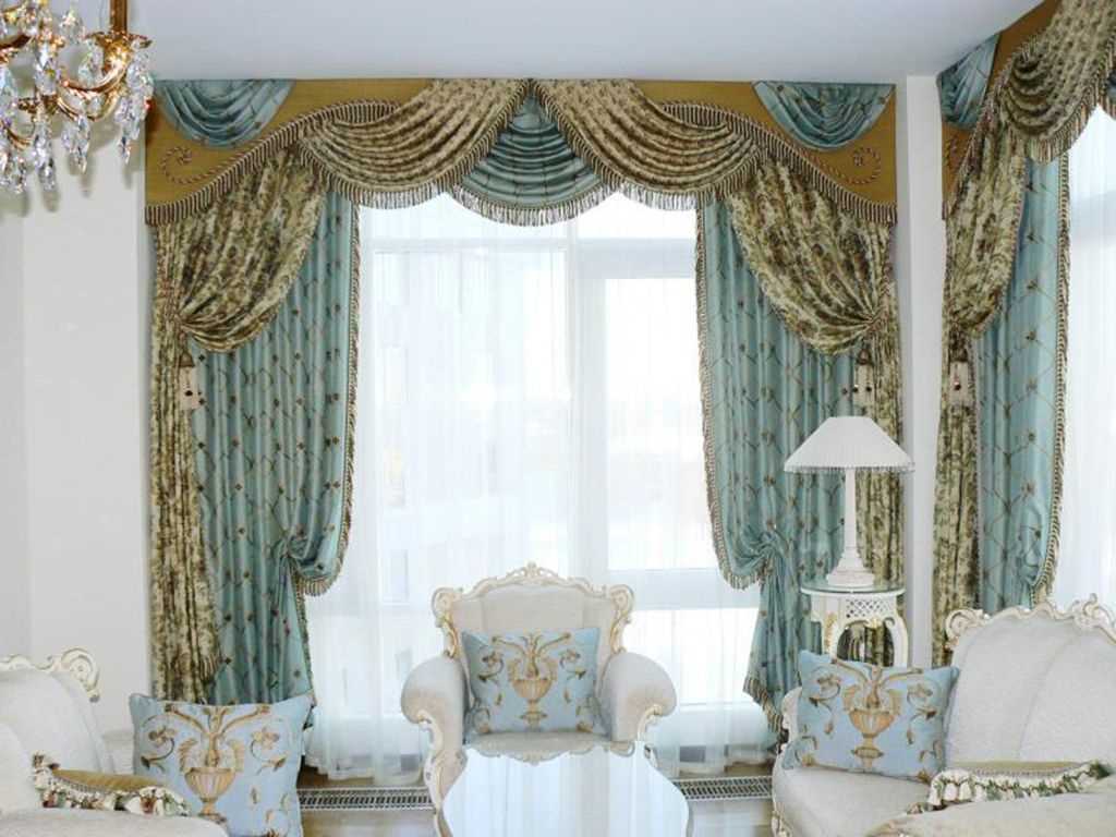 the idea of ​​using modern curtains in an unusual room interior