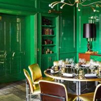 An example of using green in a bright room decor photo