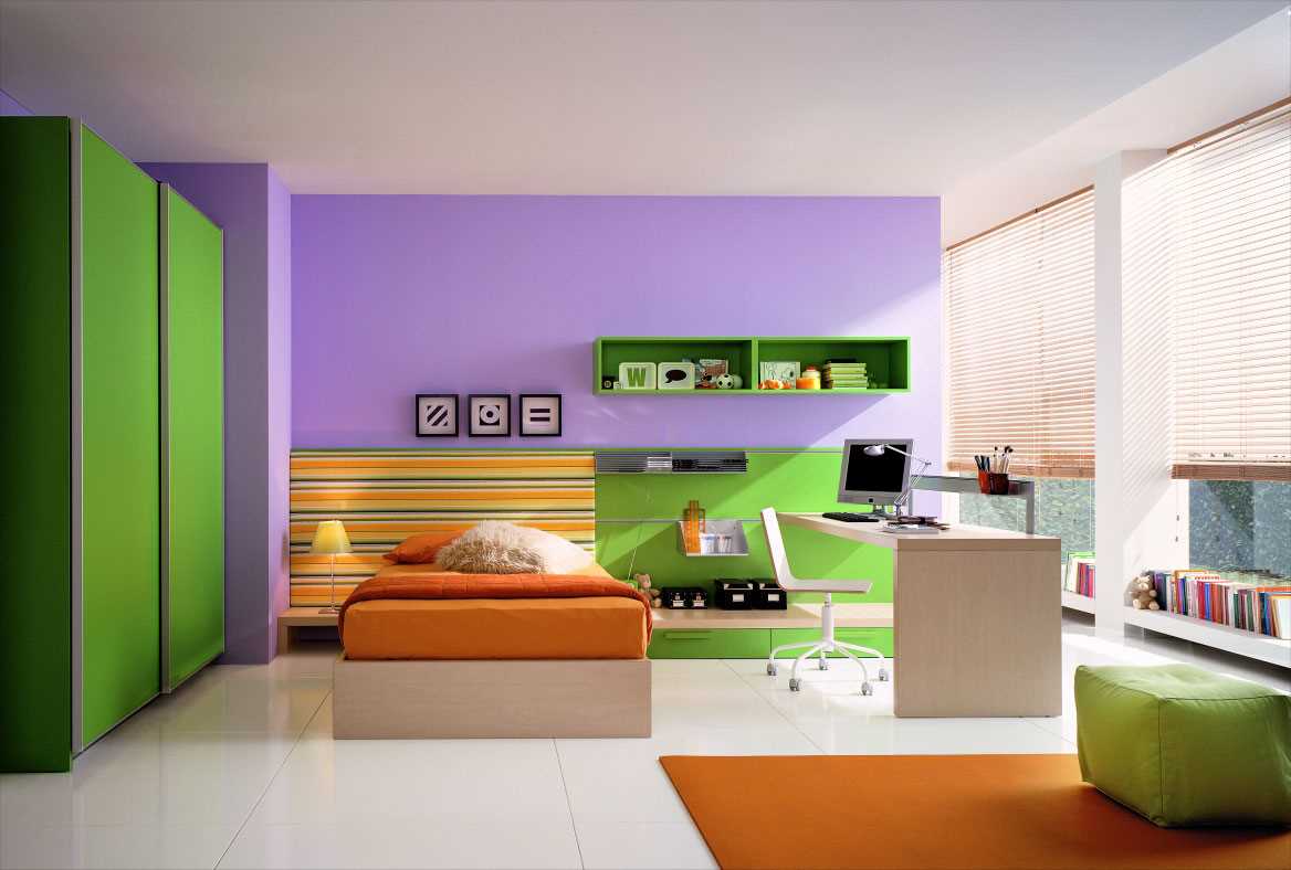 An example of the use of green in an unusual apartment decor