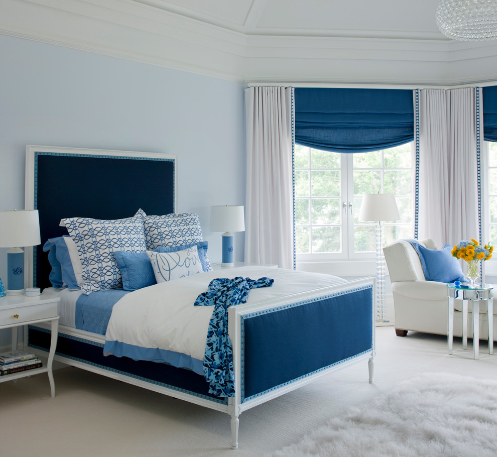 the option of using an unusual blue color in the design of the apartment