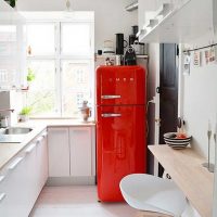 Un esempio di una cucina insolita con design di 8 mq foto