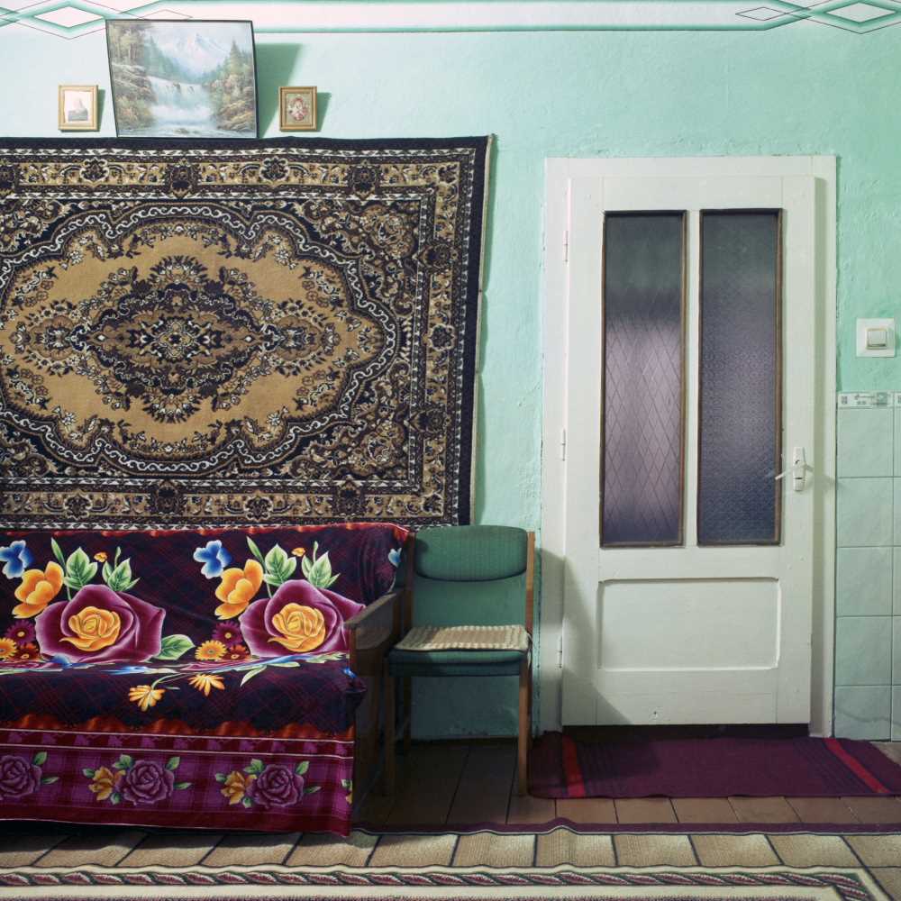 version of the unusual design of the room in the Soviet style