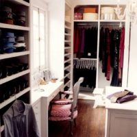 dressing room design with window