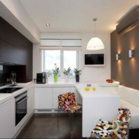 variant of light decor of the kitchen 13 sq. m picture
