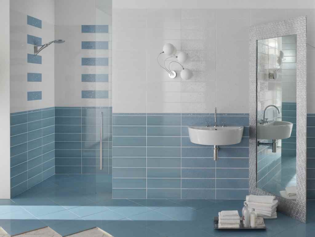 An example of a beautiful decor for laying tiles in the bathroom