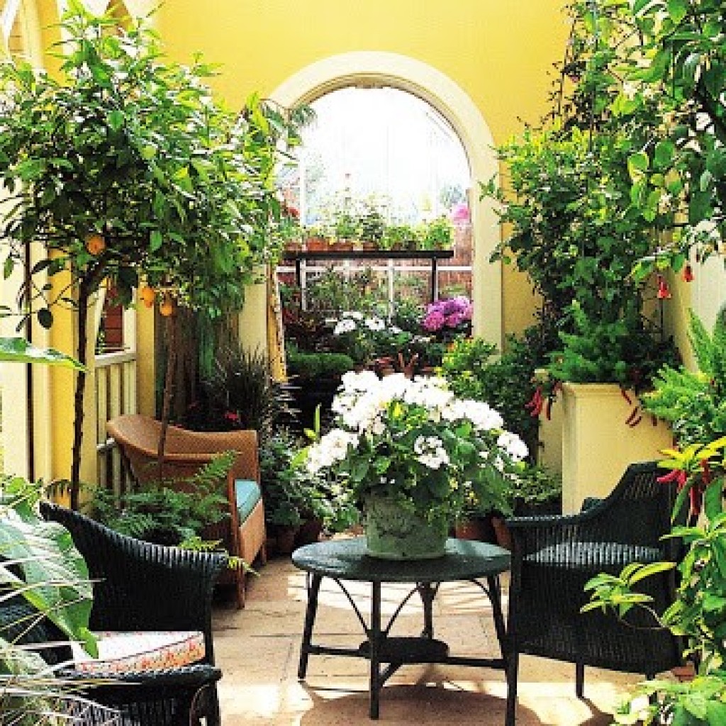 the idea of ​​using bright ideas for decorating the winter garden
