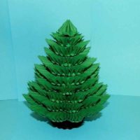 option to create a bright Christmas tree from paper yourself picture