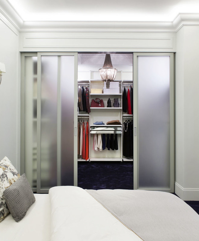 small dressing room in the bedroom