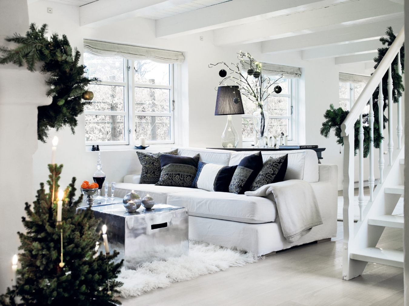 New Year's interior in the Scandinavian living room