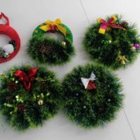 do-it-yourself version of the beautiful design of a Christmas wreath