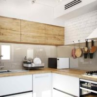 exemple d'un décor de cuisine insolite photo de 7 m²