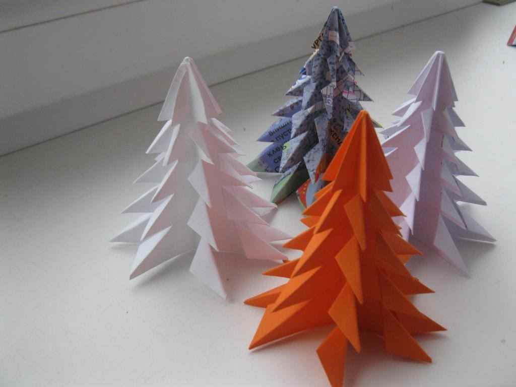 an example of creating a festive Christmas tree from paper yourself