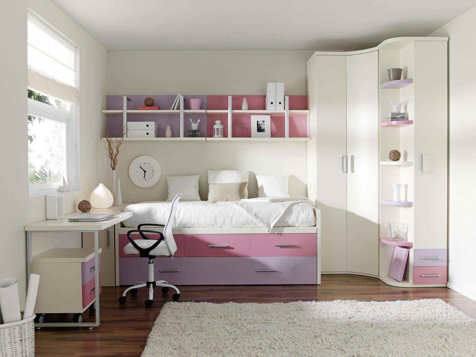 the idea of ​​a bright interior for a child’s room for a girl