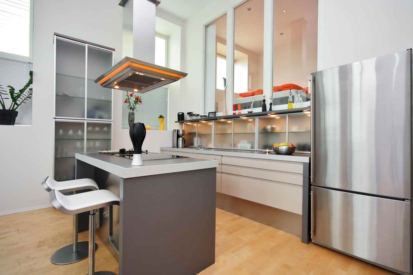 variant of a bright interior of the kitchen 11 sq.m