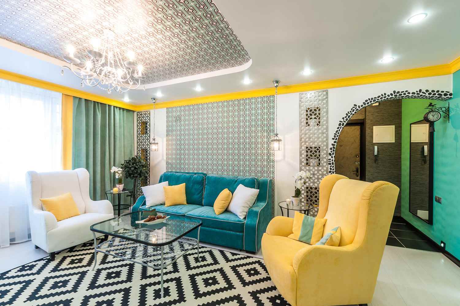 the option of using beautiful yellow in the decor of the room